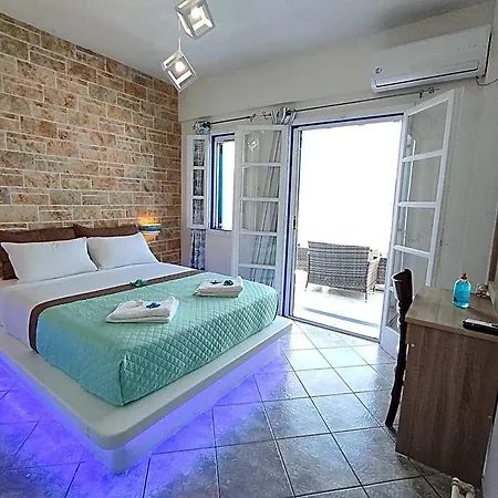 Fantastic View Kythnos Hotel *
